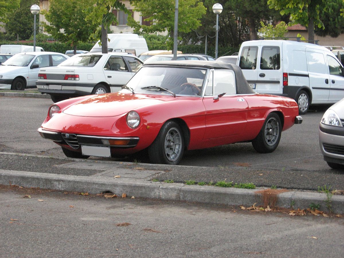 File:Alfa Romeo Spider 2000 Series 2 (16008404441).jpg - Wikimedia Commons