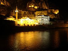 Amasya yaliboyu gece.jpg