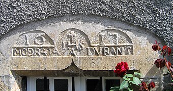 Lintels in Ancizan, maison Modraia-Durant (1617)