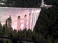 Aqueduto romano próximo a Espoleto