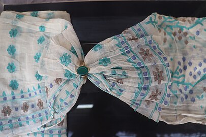 A scarf of Dhakai muslin, woven with 300 count yarn.