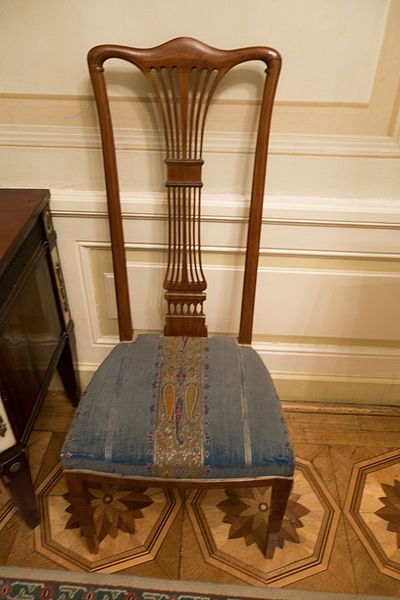 File:Art nouveau chair (25107603784).jpg