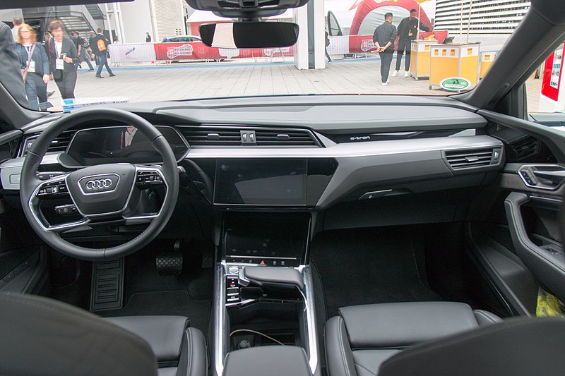 File:Audi e-tron IAA 2019 JM 1491.jpg