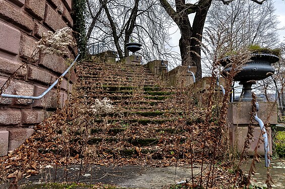 Die Villa Berg ist eine Landhausvilla in Stuttgart, die 1845–1853 von Christian Friedrich von Leins im Stil der italienischen Hochrenaissance erbaut.