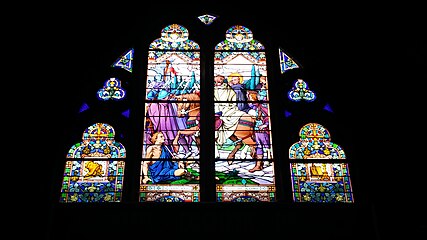 Vitrail représentant saint Vaast et Clovis dans l'église Saint-Vaast de Béthune.