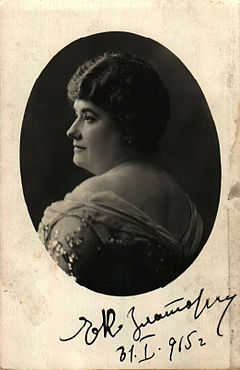 Портретна снимка на Екатерина Златарева, 1915 г. Източник: ДА „Архиви“