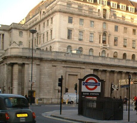 Bank and Monument stations