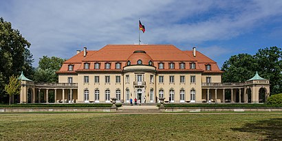 So kommt man zu Villa Borsig mit den Öffentlichen - Mehr zum Ort Hier