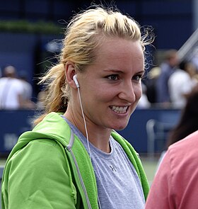 Bethanie Mattek-Sands at the 2009 US Open 01.jpg