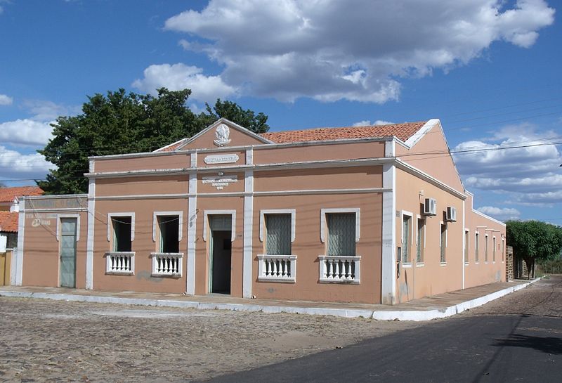 File:Biblioteca Municipal de Castelo do Piauí.JPG