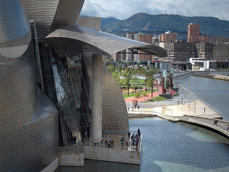 File:Bilbao.Guggenheim11.jpg