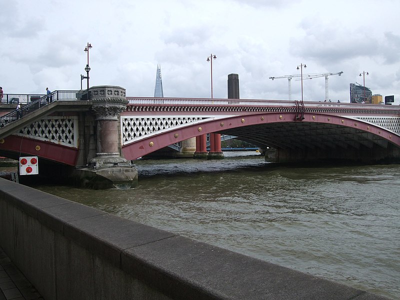 File:Blackfriars Bridge - geograph.org.uk - 3087648.jpg