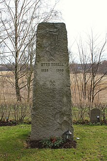 Brännkyrka kyrka Otto Torell gravsten.jpg