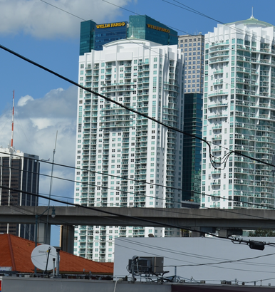 How to get to Brickell On The River with public transit - About the place