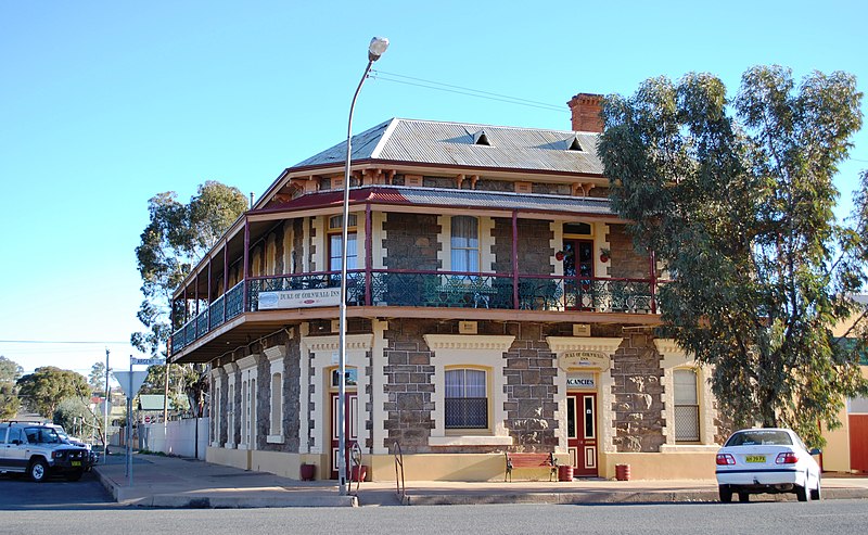 File:BrokenHillDukeOfCornwallHotel.JPG