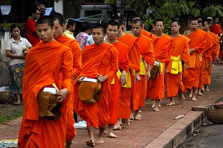 Tập_tin:Buddhist_monks_(Laos-2009).jpg