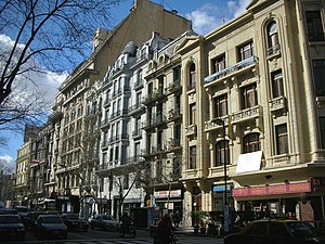 Buenos Aires - Avenida de Mayo - Altura 1100 vereda par - 2006.jpg