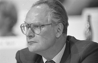 <span class="mw-page-title-main">Peter Glotz</span> German politician (1939–2005)