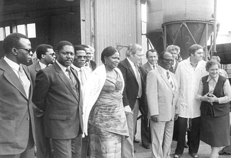 Bundesarchiv Bild 183-1982-0922-029, Bennewitz, Besuch einer kongolesischen Delegation.jpg