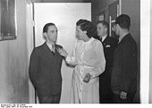 Joseph Goebbels e Leni Riefenstahl em 25 de novembro de 1937.