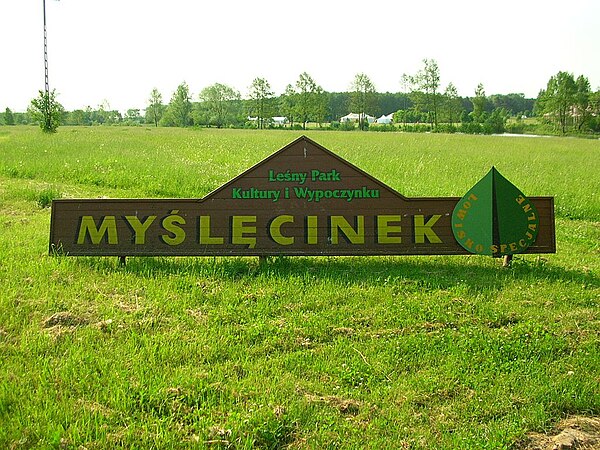 Sign at the entrance of the venue – Myślęcinek Park