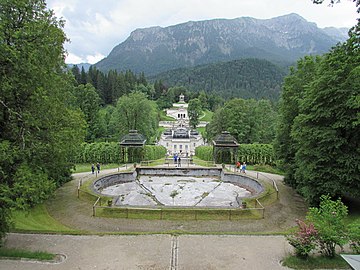 Deutsch: Kuchelberggrat und -kopf nahe der Kreuzspitze (photo from Linderhof Castle with description)