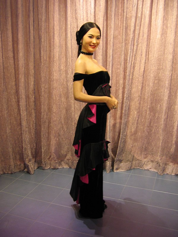 A modern wax sculpture of Cecilia Cheung at Madame Tussauds Hong Kong.