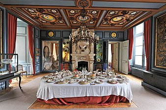 Salón de gala del palacio de La Bussière.