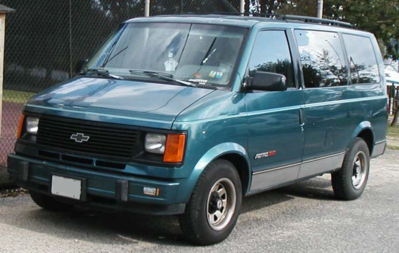 800px-Chevy-Astro.jpg