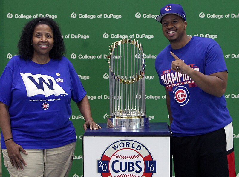 File:Chicago Cubs Championship Trophy Visits COD Food Truck Rally-Sunset 5K 2017 7 (37262159742).jpg