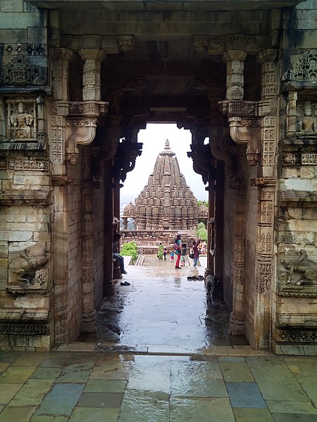 File:Chittorgarh temple 1.jpg