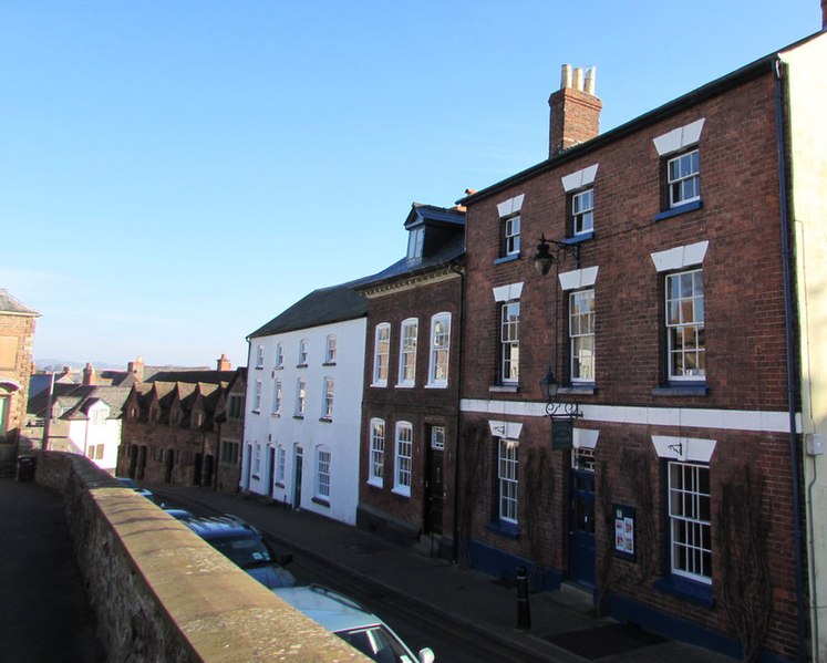 File:Church Street houses, Ross-on-Wye (geograph 4611571).jpg