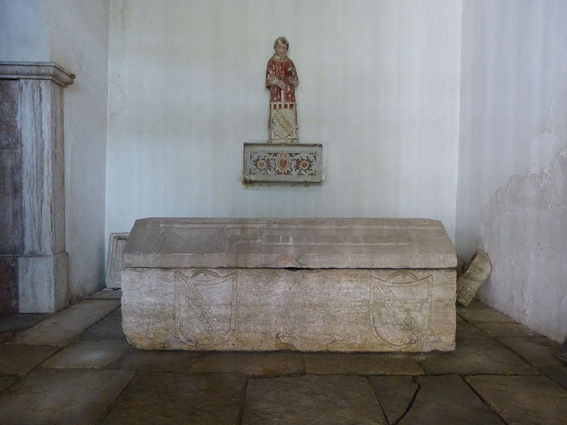 File:Cloisters of Sé de Lisboa 08 Chapel of S. Lourenco.JPG