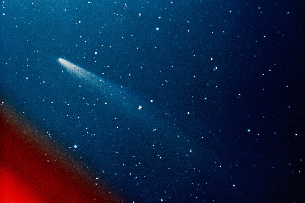 1024px-Comet_Kohoutek_%28S74-17688%29.jpg