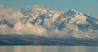 Cordilheira Real com Lago Titicaca