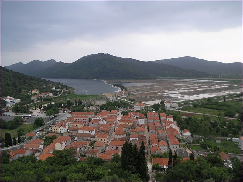 File:Croatia, Ston 4.jpg