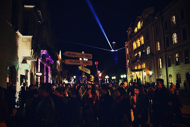 File:Crowds of people during White Night in Kosice.jpg