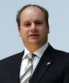 Dirk Hilbert 2009 (cropped).jpg