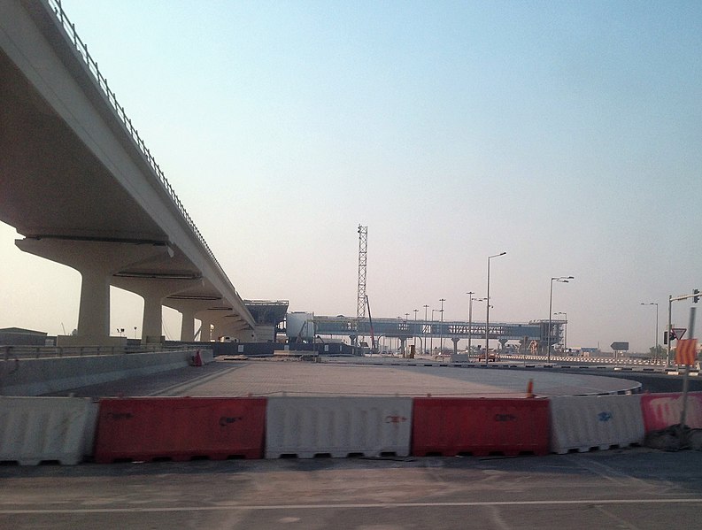 File:Doha Metro under construction (1) (cropped).jpg