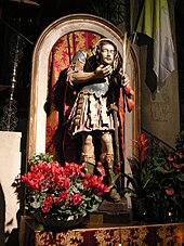 Cathedral interior: wooden statue of Saint Domninus decapitated Duomo di fidenza, interno, statua di san donnino 02.JPG