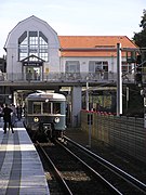 Bahnhof-Stationsgebäude