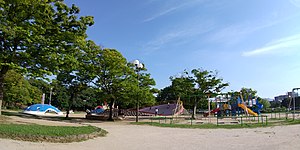 東側児童遊園：くじら公園