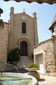 Français : Eglise à fontaine à Estézargues.