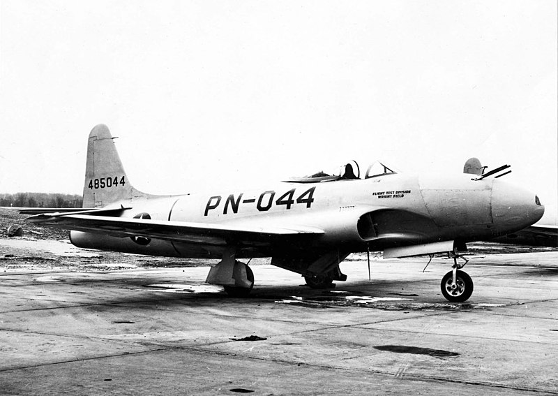 File:F-80 Schraege Muzik.jpg