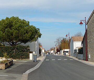 Ficheiro:FR_17_Saint_Ouen_d'Aunis_-_Rue_Marie-Louise_Cardin.jpg