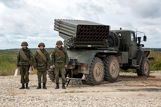 Рвсн сухопутные войска. РСЗО град Таманская дивизия. Батарея БМ-21 штат. Сухопутные войска РФ ракетные войска и артиллерия. Наземные войска.