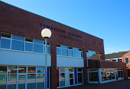 Front des Gymnasium Eckhorst