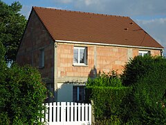 Station Saint-Germain-Laxis omgebouwd tot woonhuis