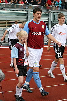 Gareth Barry Aston Villa-FH 067.jpg