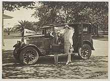 Statuesque Miss New Zealand 1927 at Ellerslie with her New Zealand assembled 1927 Buick General-Motors-advertisement full MA I346209 TePapa.jpg